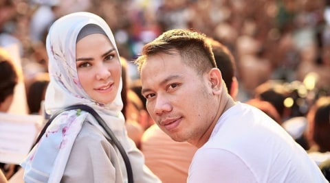 Diduga tidur dengan Pria lain, Angel Lelga digrebek Vicky