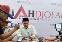 Bambang Haryo memberikan keterangan Pers di Roemah Djoeang Sidoarjo (Foto : deliknews.com)