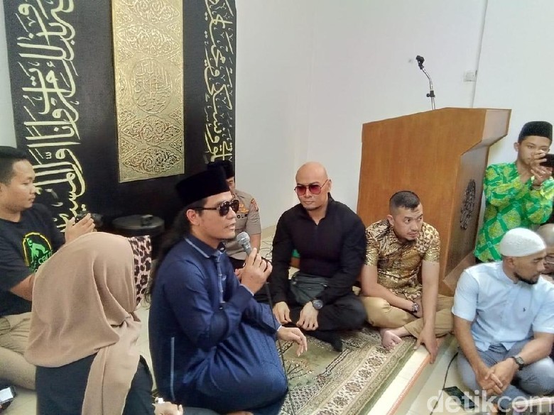 Alhamdulillah, Deddy Corbuzier Memeluk Islam