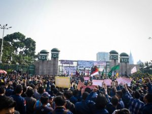 Revisi UU KPK dan RKUHP Disahkan, Mahasiswa Sita Gedung DPR
