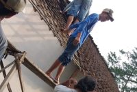 Salah satu rumah warga miskin yang mendapat bantuan bedah rumah dari dana desa Pemdes Soso dan dikerjakan bersama warga sekitarnya. (Foto : istimewa)