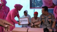 Kapolresta Tangerang dan Bhayangkari Sambangi Korban Banjir Dua Lokasi