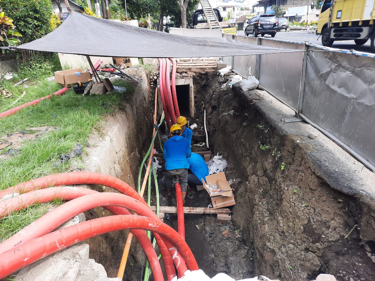 Diduga Terjadi Maladiministrasi, Proyek PLN Pasang Kabel SKTM di Jalur Mengwitani-Kapal Berbau Amis