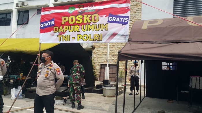 Top, Polresta Tangerang dan Kodim Dirikan Dapur Umum Untuk Warga