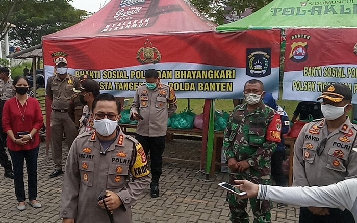 Top, Polresta Tangerang Bersama Muspika Bagikan Ribuan Sembako