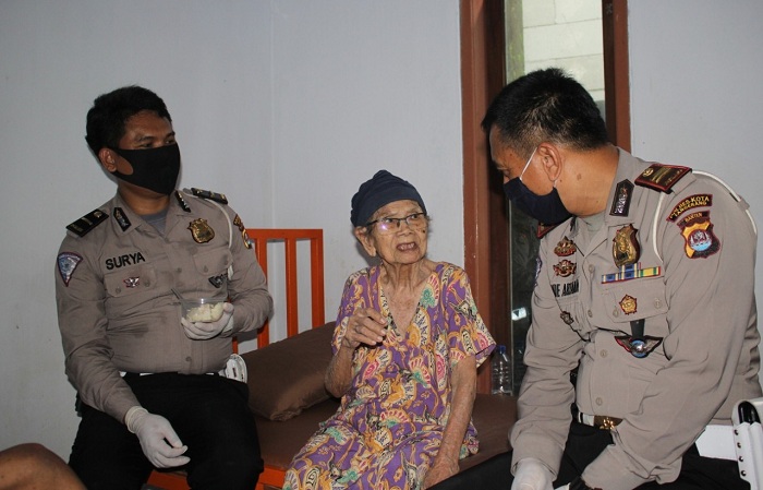 Inilah Video Penampakan Satlantas Polresta Tangerang di Pondok Lansia