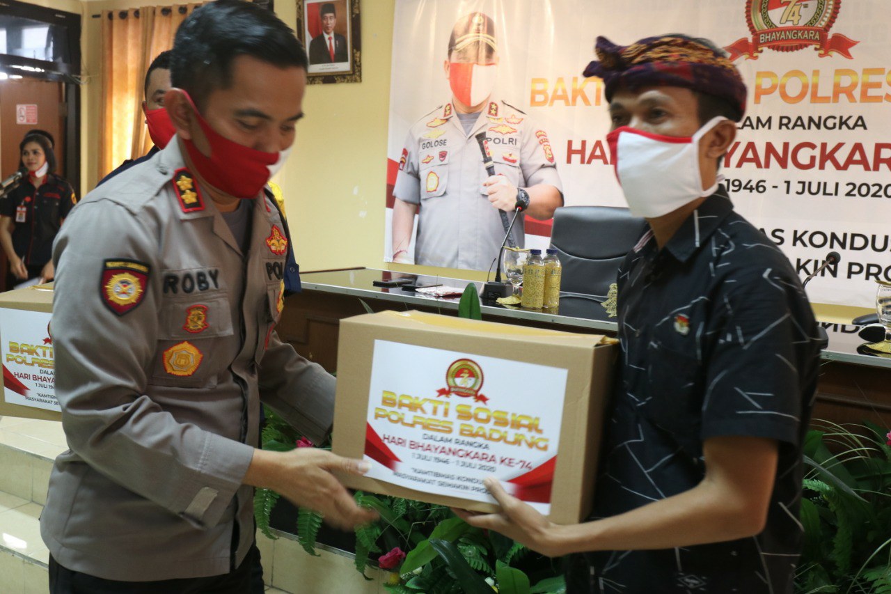 Giat Sosial Roby Menuju Hut Bhayangkara 74 di Polres Badung
