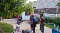 Video Heroik, Polisi Gendong Penderita Ginjal Saat Pembagian Bansos