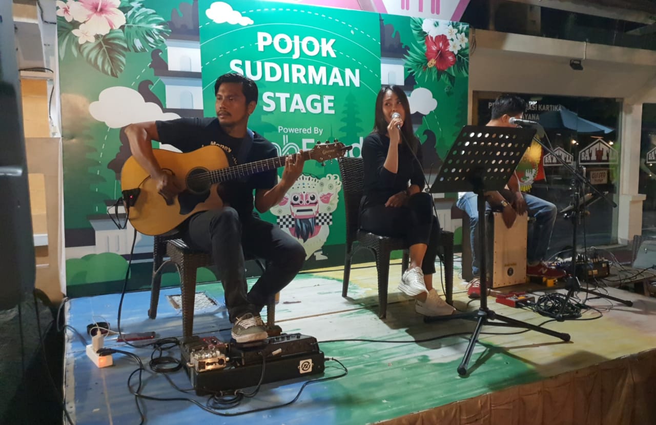Nikmat Kopi Hingga Nasi Gratis di Pojok Delapan Sudirman.