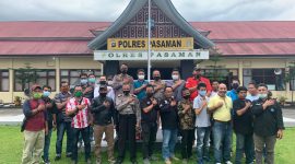 Silaturrahmi, Kapolres Pasaman Ajak Wartawan Ciptakan Situasi Kamtibmas Kondusif, di Aula Makopolres, Kamis (08/04/21).