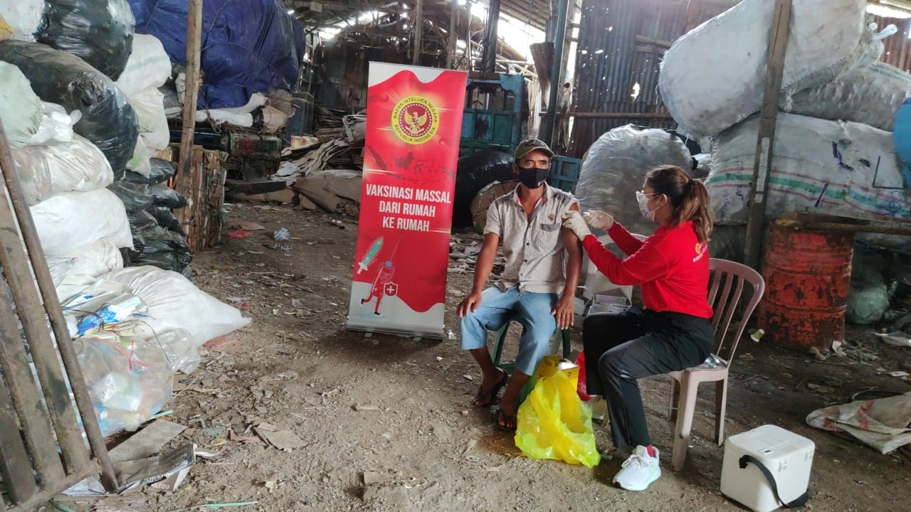 Hampir 13.600 Dosis, BIN Bali Vaksinasi 1000 Masyarakat Kuta