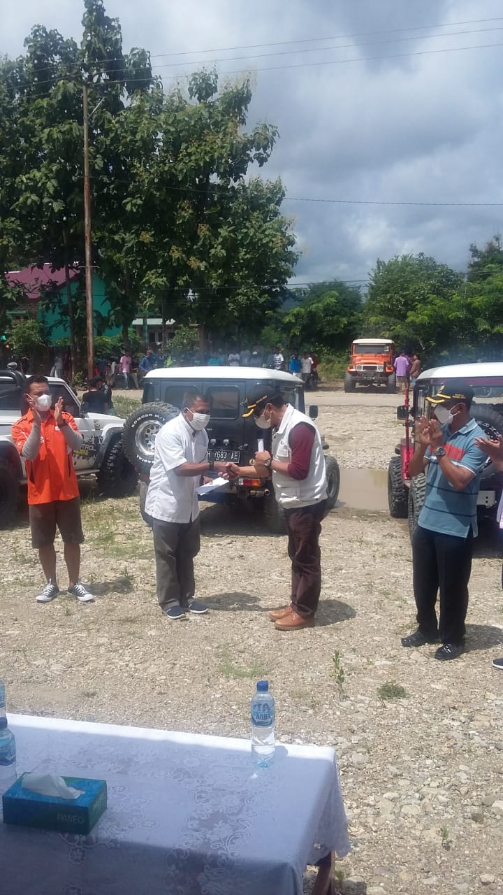 Komunitas Jeep Se-daratan Timor Bantu Dana Pembangunan Gereja Motabuik