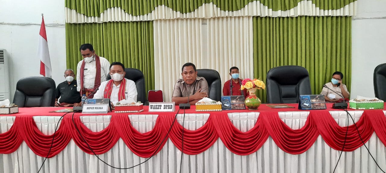 Bupati Malaka Menjawab Pertanyaan dan Sentilan ADPRD Malaka dalam RDP