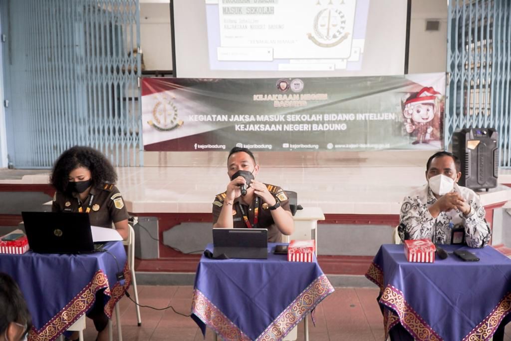 Edukasi Hukum, Jaksa Masuk Sekolah di SMAN 1 Kuta Utara