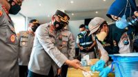 Kapolrestabes Surabaya Laksanakan Tes Urine Mendadak