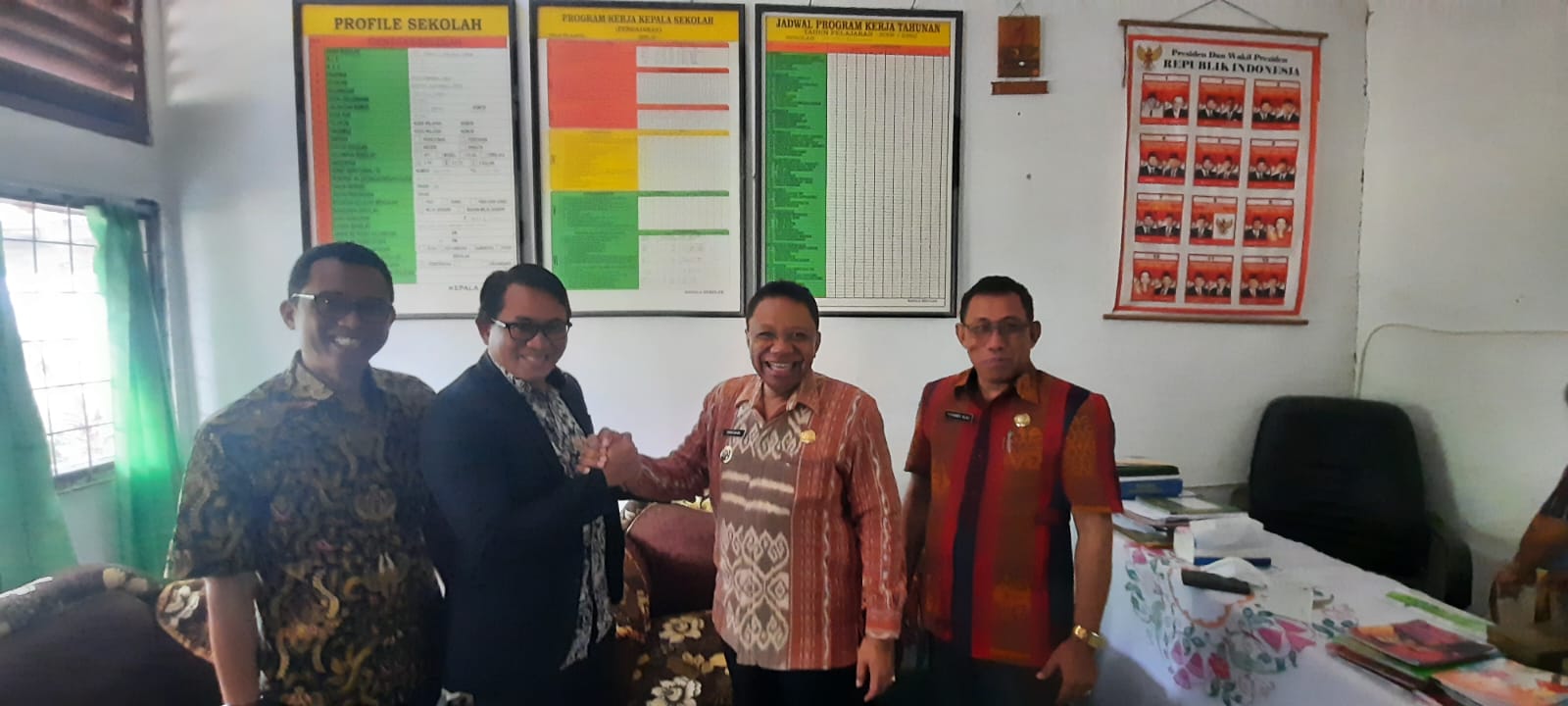 Tatap Muka Bupati Malaka dengan Guru-guru Bicara Kualitas Guru Akreditasi di SMPN 1 Malaka Timur