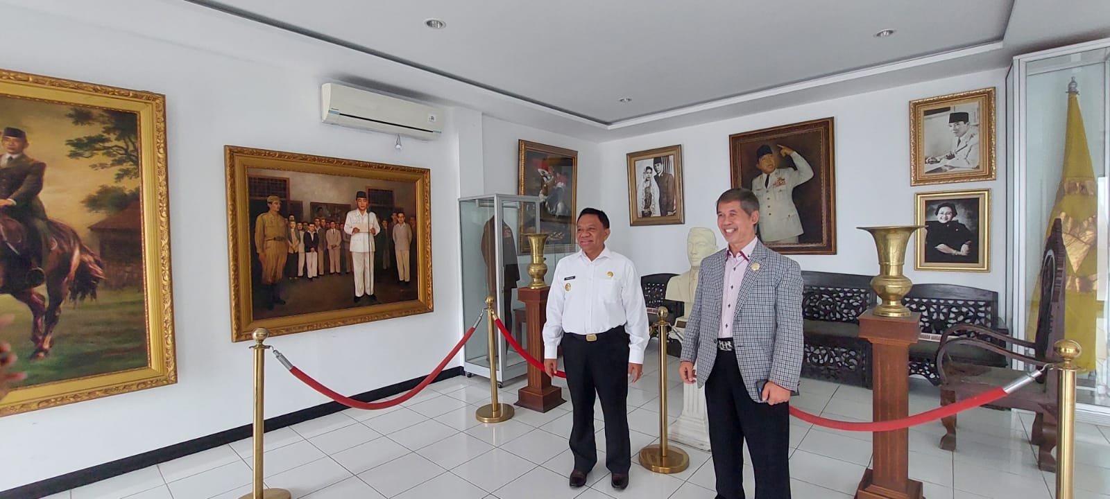 Kerja Keras dan Cerdas Diapresiasi, Bupati Malaka Diundang Menghadiri Malam Penghargaan Pos Kupang Award 2022