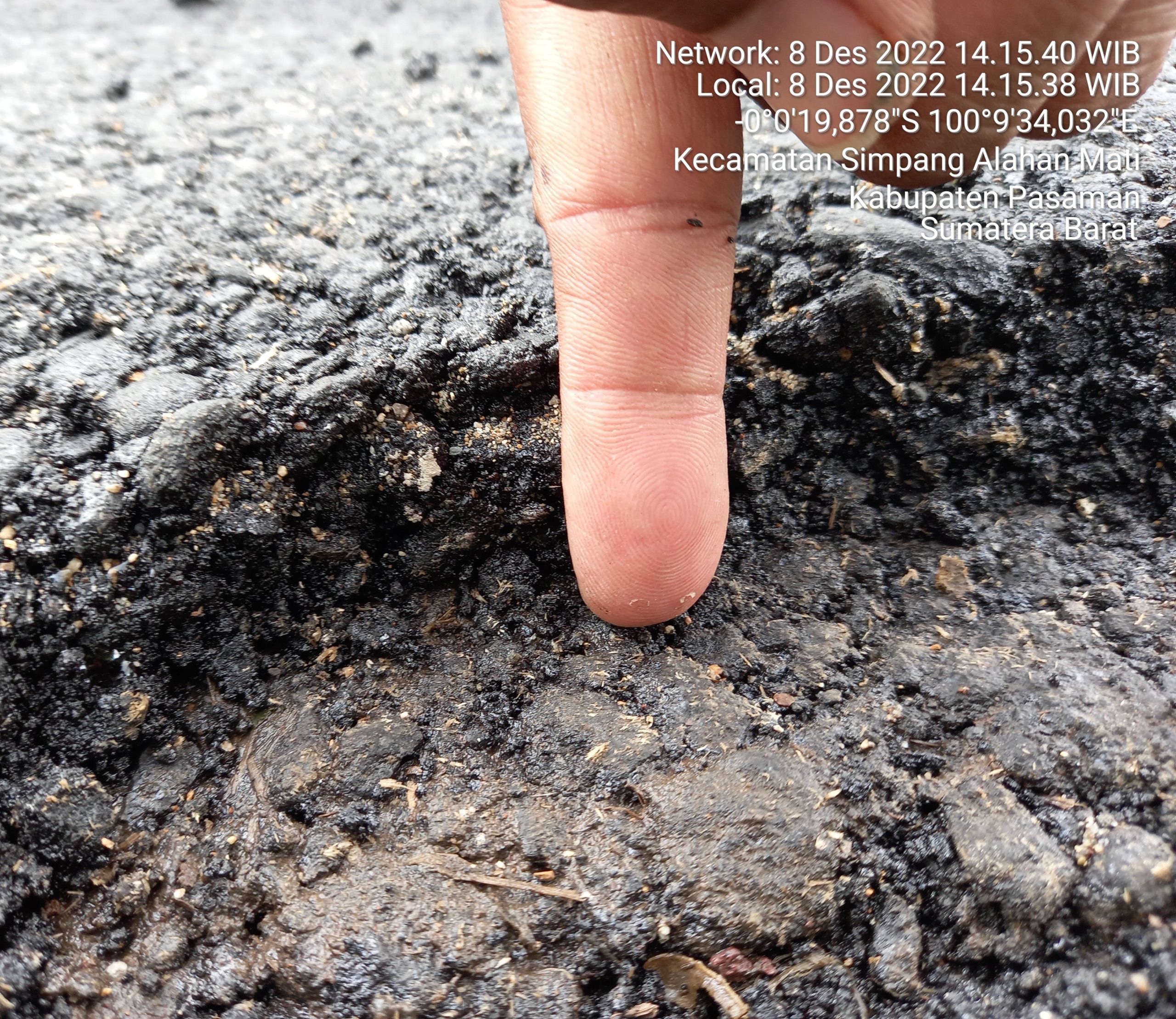 Aspal Pemeliharaan Berkala Jalan Provinsi di Ruas Padang Sawah - Kumpulan bisa dikorek dengan tangan