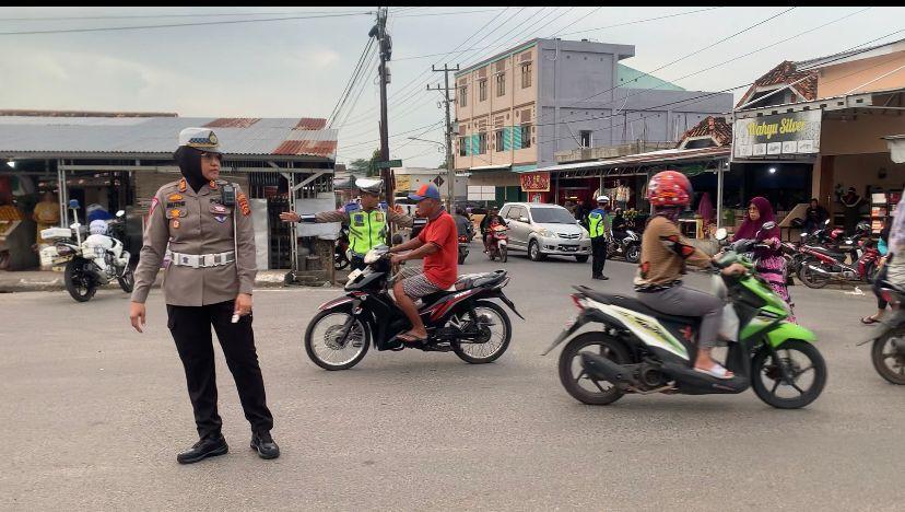 Anggota Satlantas Polres Prabumulih Melakukan Giat Strong Point di Titik Rawan Kemacetan