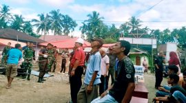 Gotong royong (goro) 27 peserta Latihan Integrasi Taruna Wreda (Latsitarda) Nusantara bersama masyarakat Nagari Aia Manggih Utara, Selasa (30/5/23).
