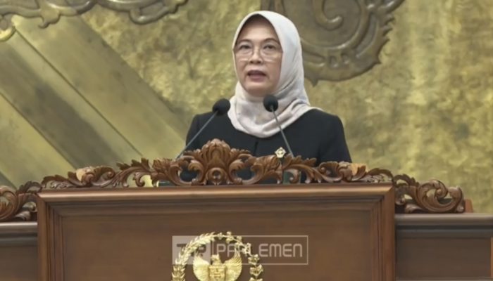 Ketua BPK Isma Yatun pada Rapat Paripurna DPR RI Ke-27 Masa Persidangan V Tahun Sidang 2022-2023, dengan agenda Penyampaian Ikhtisar Hasil Pemeriksaan Semester (IHPS) II Tahun 2022 serta Penyerahan Laporan Hasil Pemeriksaan (LHP) Semester II Tahun 2022 dan Penyampaian Laporan Hasil Pemeriksaan atas Laporan Keuangan Keuangan Pemerintah Pusat (LHP LKPP) Tahun 2022 oleh BPK RI, Selasa, 20 Juni 2023. (dok. TV Parlemen).