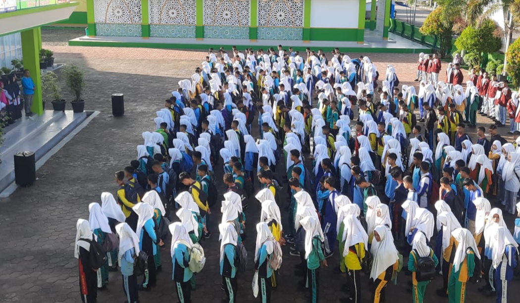 Masa Pengenalan Lingkungan Sekolah (MPLS) untuk siswa baru SMKN 1 Lubuk Sikaping tahun 2023.