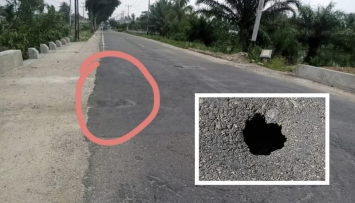 Gorong - gorong jalan nasional lintas Bukittinggi - Batas Sumut mengalami kerusakan berupa lubang, padahal baru selesai dikerjakan. (gabungan foto)