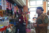 Bambang Haryo saat di Pasar Rejosari Solo Surakarta