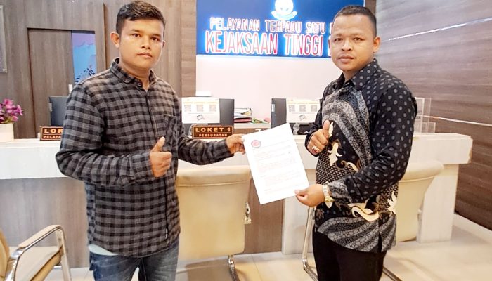 LSM Komunitas Pemberantas Korupsi (KPK) resmi melaporkan temuan BPK dugaan pemborosan keuangan Pemerintah Kota Pekanbaru sebesar Rp6 miliar lebih atas kegiatan pada Sekretariat DPRD Kota Pekanbaru tahun anggaran 2020 kepada Kejati Riau, Selasa (2/7/24).