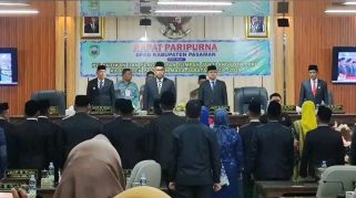 Rapat Paripurna Pelantikan 35 Anggota DPRD Kabupaten Pasaman periode 2024-2029 di ruang Sidang Utama DPRD, Senin (12/08/2024)