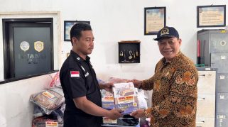 Anggota DPR-RI Bambang Haryo saat meninjau pos jembatan timbang Sidoarjo/Foto : Istimewa