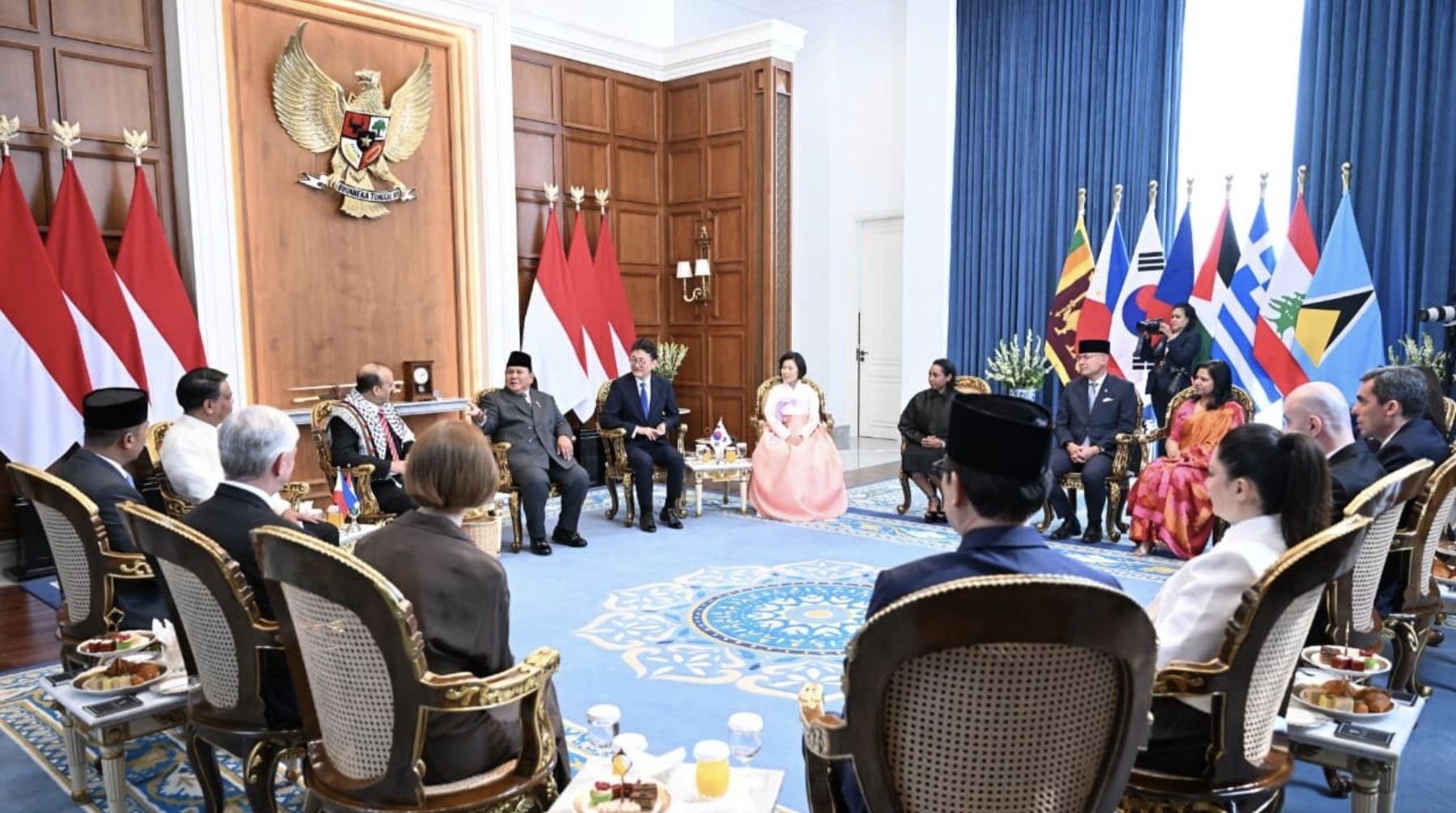 Momen Diplomatik di Istana Merdeka, Prabowo Resmi Terima Surat Kepercayaan 8 Dubes