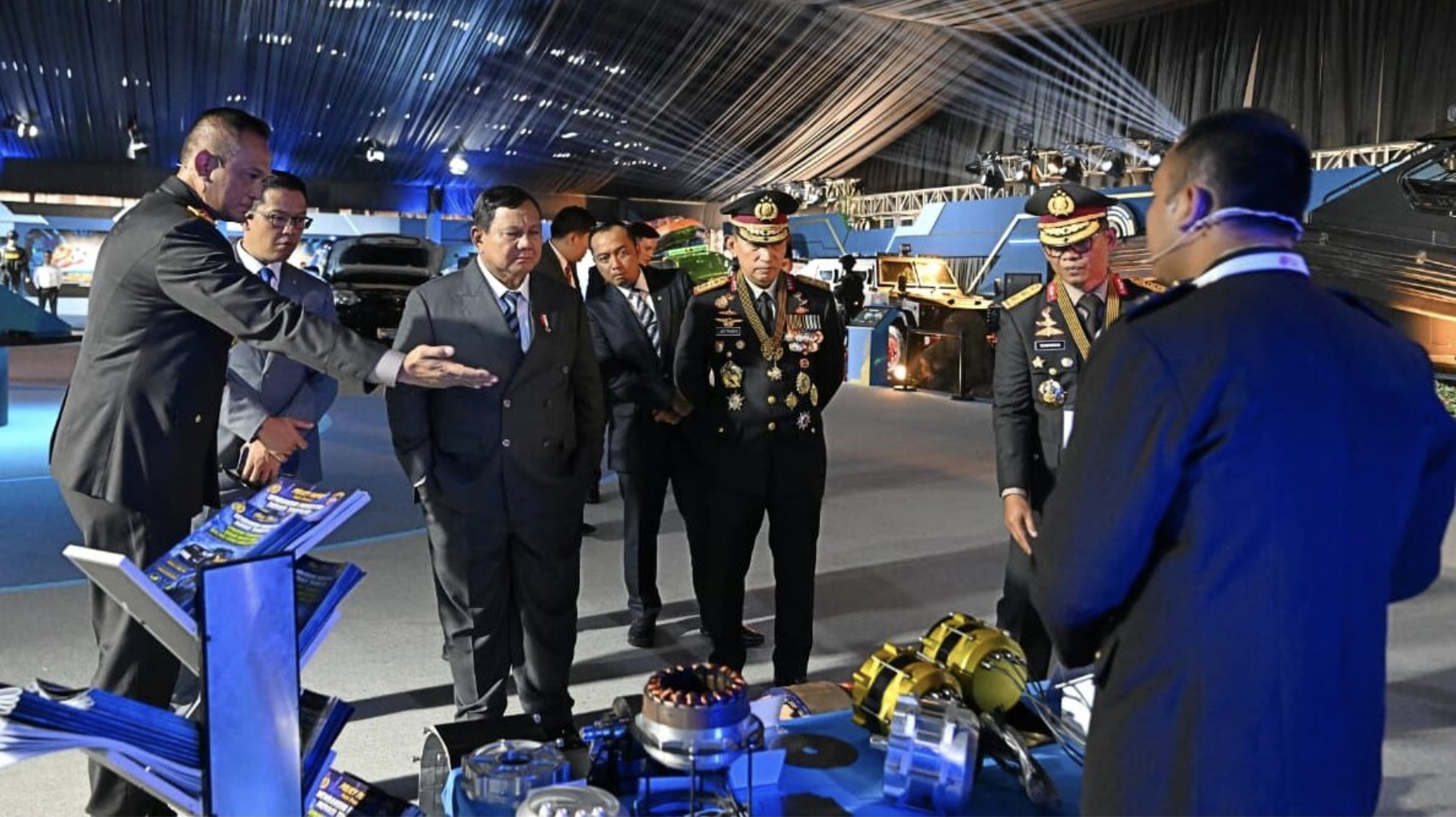 Dari Drone hingga Kendaraan Taktis, Prabowo Apresiasi Inovasi Anak Bangsa di Pameran Bhayangkara
