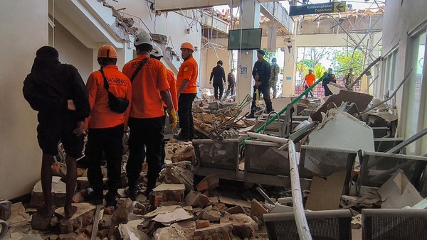 Update Gempa Dahsyat Mbay Nagekeo: 38 Meninggal Dunia, Longsor Putuskan Akses Jalan