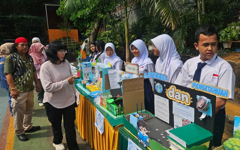 Panen Karya Kokurikuler SMPN 259: Dari Mading 3D Hingga E-Komik Interaktif