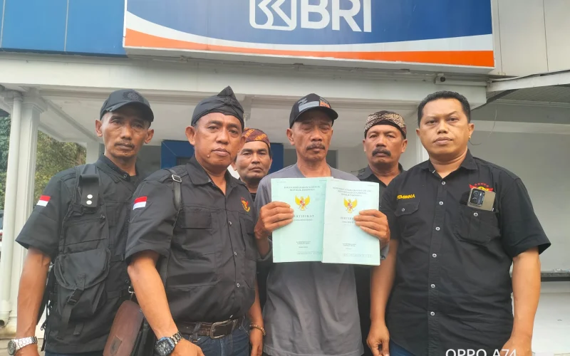DPC Squad Nusantara Probolinggo Raya Berhasil Kawal Hak Marliyono, Sertifikat Kembali ke Tangan Pemilik Sah