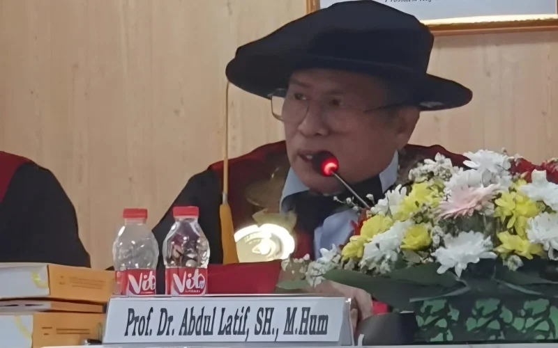 Prof. Abdul Latif Uji Disertasi Rosadi tentang Reformulasi Restorative Justice di Jayabaya